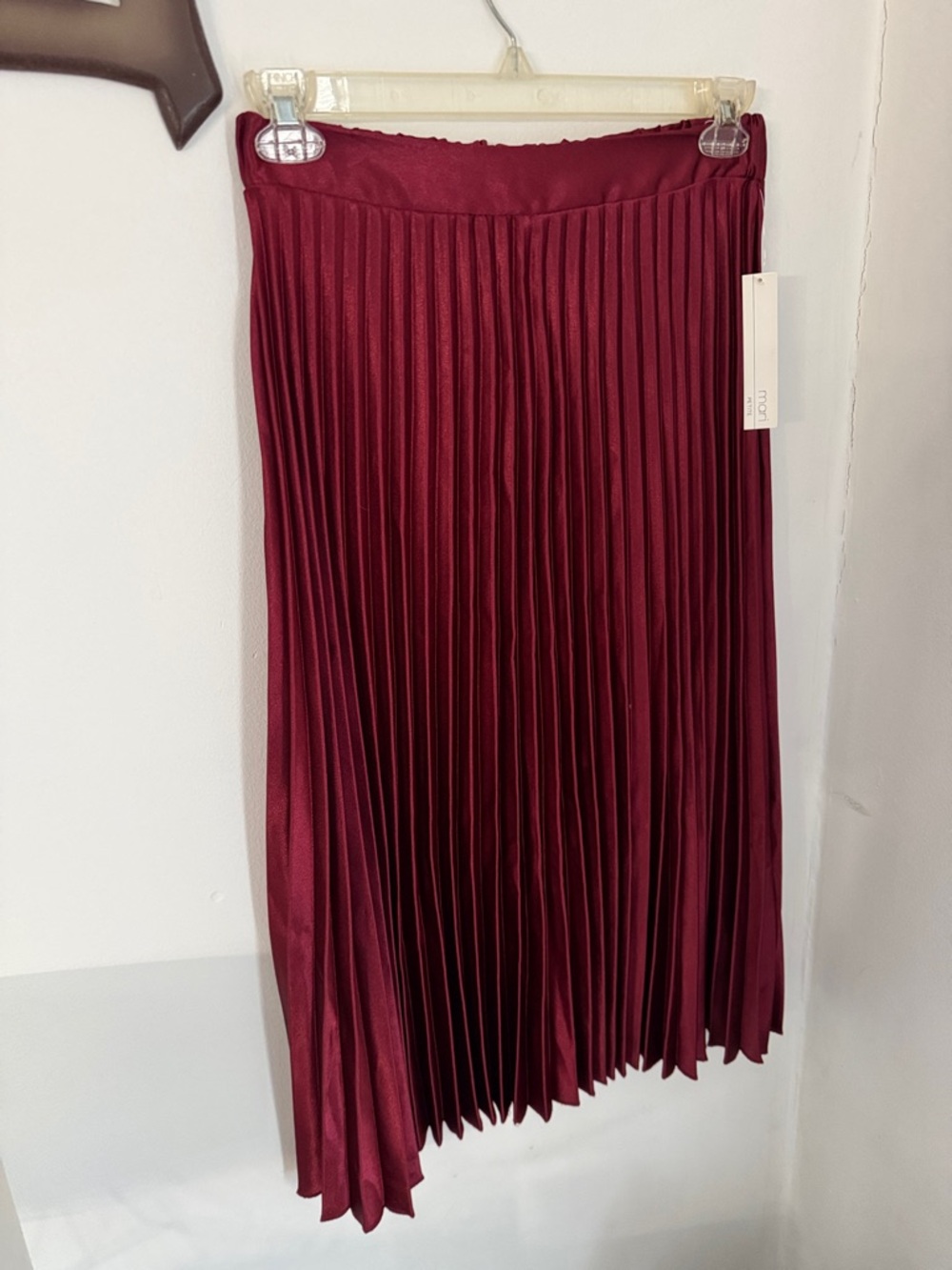 Pleated Midi Skirt in Wine Pink